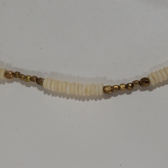 Elegant Gold tone & Cream Beaded Long Necklace - Stylish Women's Fashion Jewelry - Picture 4 of 10